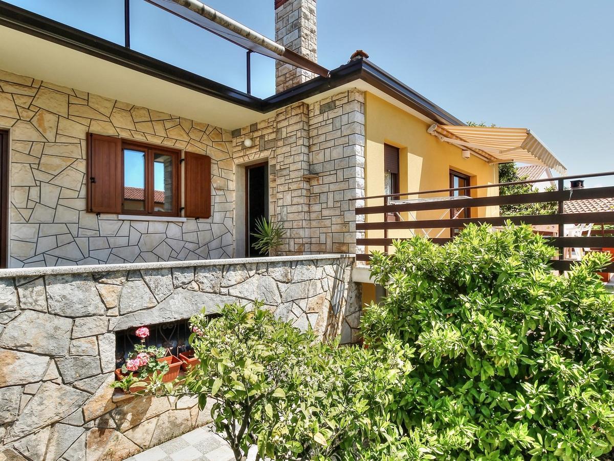 Lovric House With Apartments Умаг Екстериор снимка