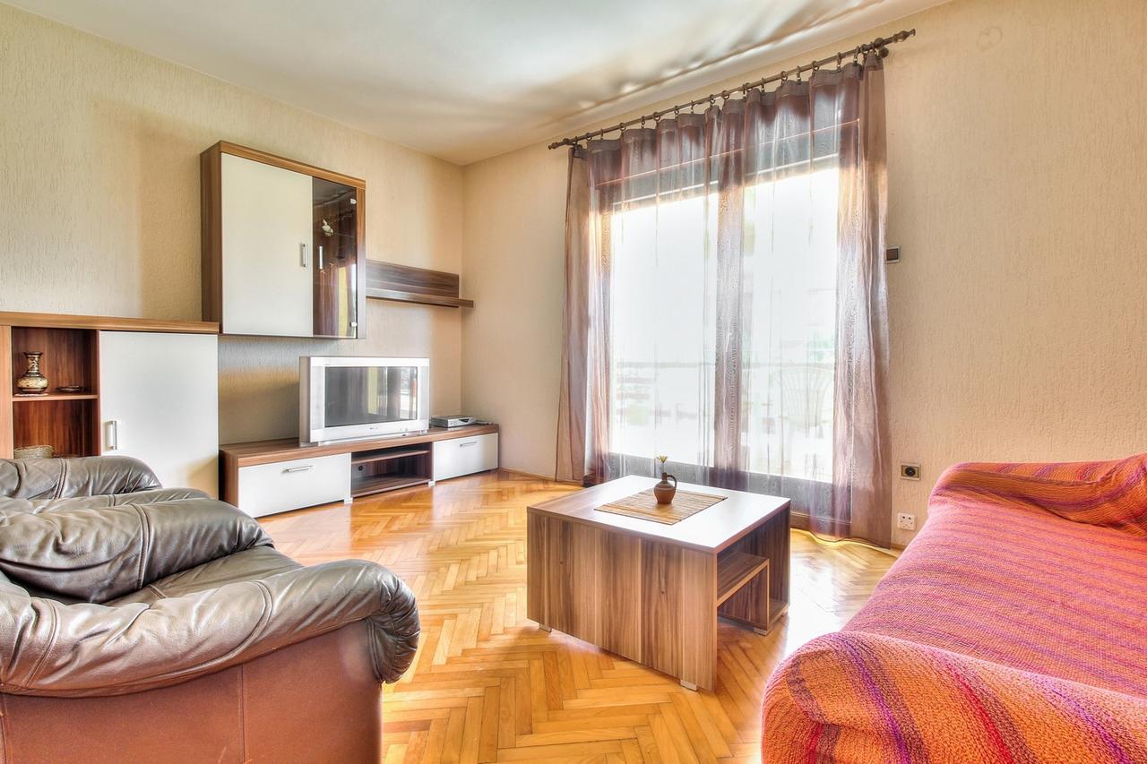 Lovric House With Apartments Умаг Екстериор снимка